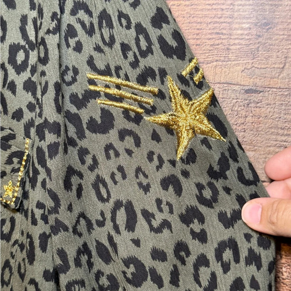 🌻 Z&L Anthropologie Olive Animal Print Gold Embroidered Women's sz Small Blouse - Picture 7 of 14